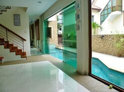 Holland Road (D10), Detached #554140311